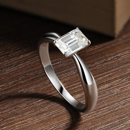 Tristis Jewelry EmeraldLuxe™ Ring